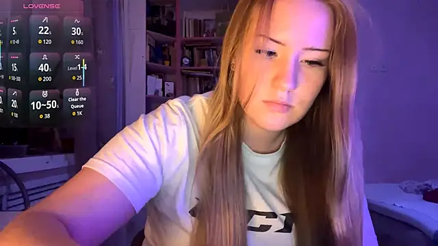 PandaFluff online show from October 8, 3:53 pm