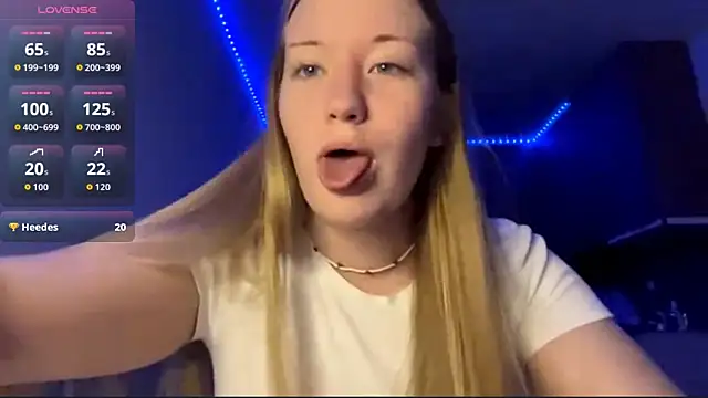 PandaFluff online show from March 27, 5:34 pm