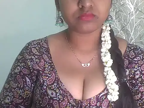 its me Rashmi online show from February 28, 6:36 am