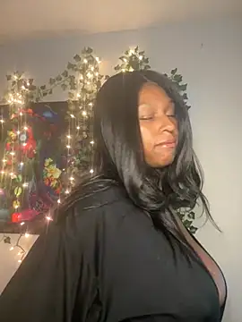 MistiSavannah online show from July 8, 2:05 am