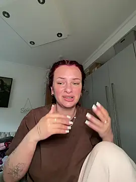 Snapshot of OliviaaFischer chatting on February 5, 11:15 am OliviaaFischer online show from February 5, 11:15 am