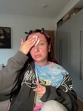 Snapshot of OliviaaFischer chatting on February 21, 3:35 pm OliviaaFischer online show from February 21, 3:35 pm