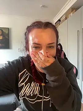 Snapshot of OliviaaFischer chatting on February 28, 9:54 am OliviaaFischer online show from February 28, 9:54 am