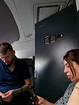 Snapshot of AlexAlice12 chatting on October 4, 1:53 pm AlexAlice12 online show from October 4, 1:53 pm