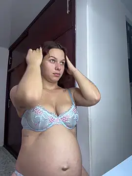 Snapshot of miacarrot chatting on June 1, 3:47 pm miacarrot online show from June 1, 3:47 pm