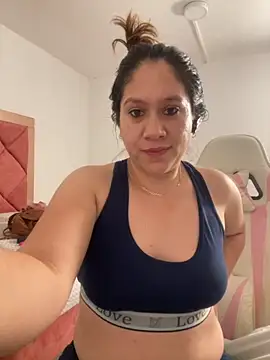 emma hot2006 online show from November 24, 5:45 pm