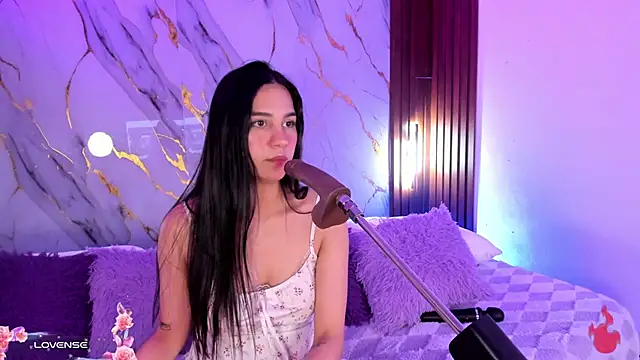 Emmiicute online show from April 18, 7:58 pm