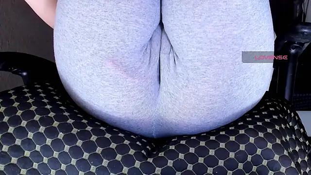 Cameltoe squirt inPants online show from February 13, 12:12 pm