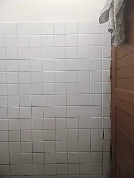 COme8989 online show from February 12, 10:21 am