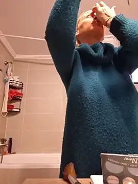 merlyn4 online show from November 25, 7:41 am