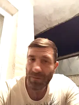 Snapshot of Alexdaniel89 chatting on May 5, 7:33 pm Alexdaniel89 online show from May 5, 7:33 pm