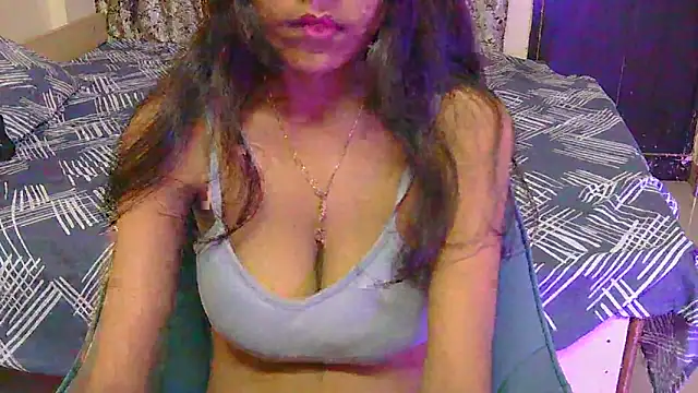 Snapshot of hoty-priya chatting on May 20, 4:40 am hoty-priya online show from May 20, 4:40 am
