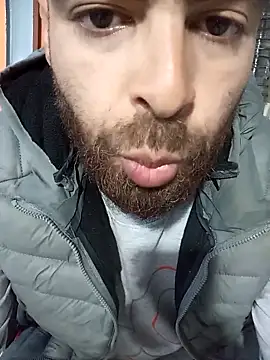 Snapshot of flix09 chatting on April 11, 11:25 am flix09 online show from April 11, 11:25 am