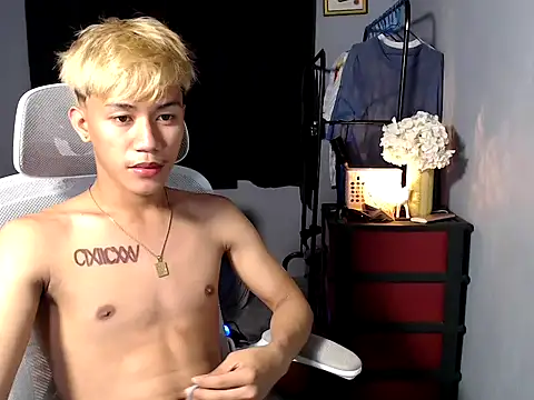 naughtyboyloy 0 online show from December 15, 2:32 pm