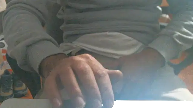 Snapshot of adoroleporke chatting on November 10, 6:51 pm adoroleporke online show from November 10, 6:51 pm