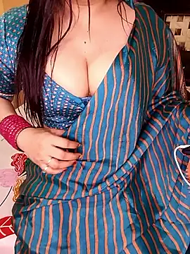 Snapshot of PRIYA_22 chatting on May 9, 10:42 am PRIYA 22 online show from May 9, 10:42 am
