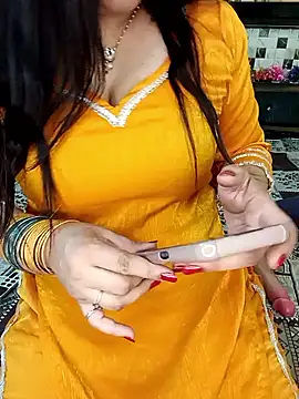 Snapshot of PRIYA_22 chatting on May 24, 9:03 am PRIYA 22 online show from May 24, 9:03 am