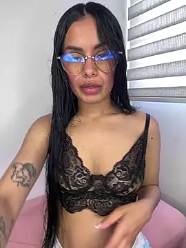 Melissa coch online show from December 5, 4:36 pm