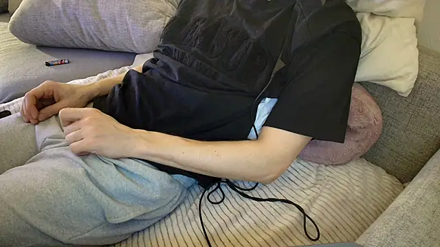 Breezydicksn online show from November 28, 10:56 pm