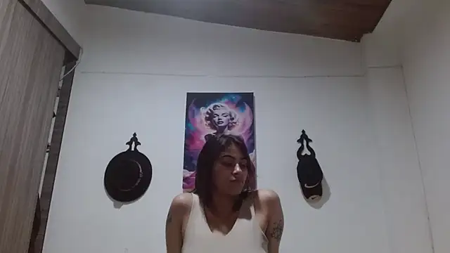 Crystal Star  online show from April 10, 1:44 am