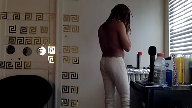 Diodre Benyoon online show from April 20, 3:04 pm