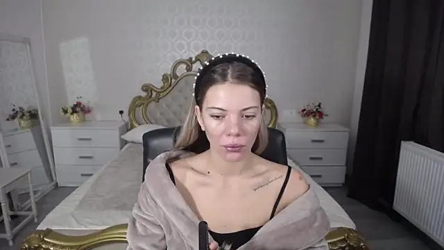 Snapshot of AmberTop chatting on October 8, 6:22 am AmberTop online show from October 8, 6:22 am