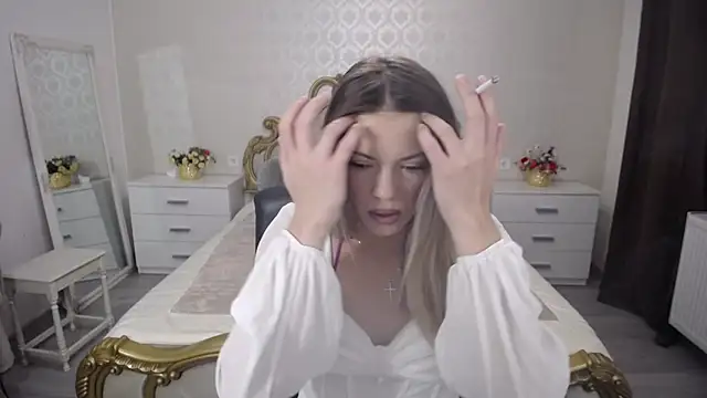 Snapshot of AmberTop chatting on November 21, 8:24 am AmberTop online show from November 21, 8:24 am