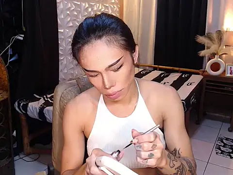 WILDROXIE online show from October 6, 10:40 pm