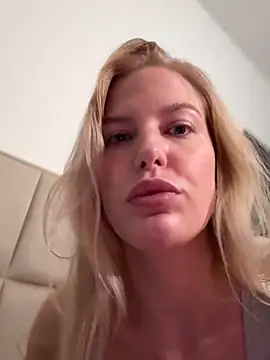 Snapshot of Chloemillerrxx chatting on September 13, 1:49 am Chloemillerrxx online show from September 13, 1:49 am