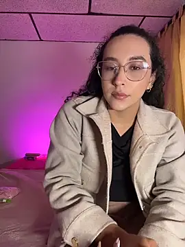 Snapshot of alehia_cute chatting on July 2, 12:33 pm alehia cute online show from July 2, 12:33 pm
