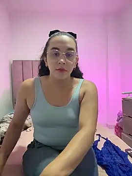 Snapshot of alehia_cute chatting on July 14, 11:10 pm alehia cute online show from July 14, 11:10 pm