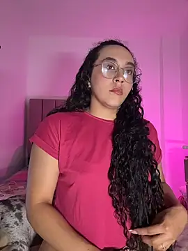 Snapshot of alehia_cute chatting on July 23, 1:19 am alehia cute online show from July 23, 1:19 am