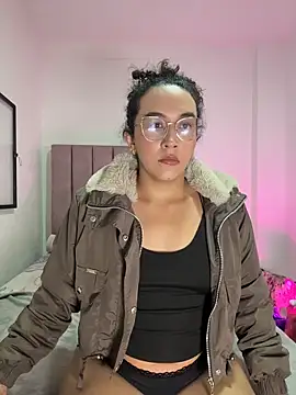 Snapshot of alehia_cute chatting on August 6, 12:34 am alehia cute online show from August 6, 12:34 am