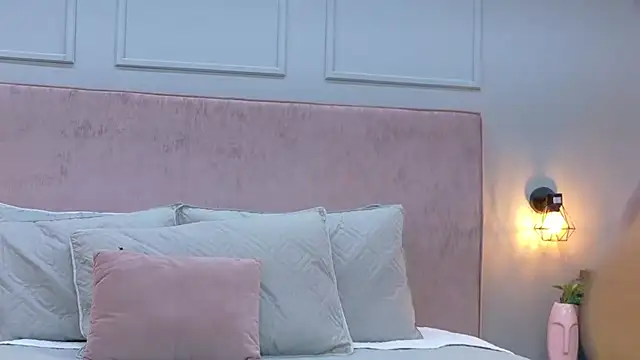 Camila Hill  online show from February 10, 4:22 pm