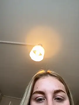 Layla 20  online show from October 6, 12:02 pm