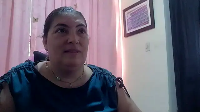 Snapshot of lina_maria99 chatting on May 19, 5:08 pm lina maria99 online show from May 19, 5:08 pm