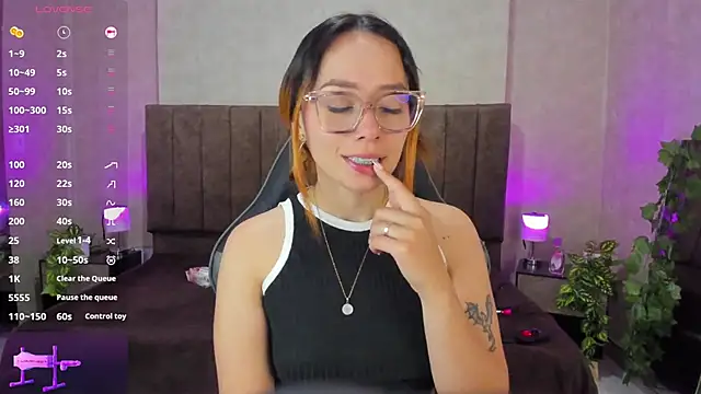 LanaMills  online show from September 14, 4:55 am