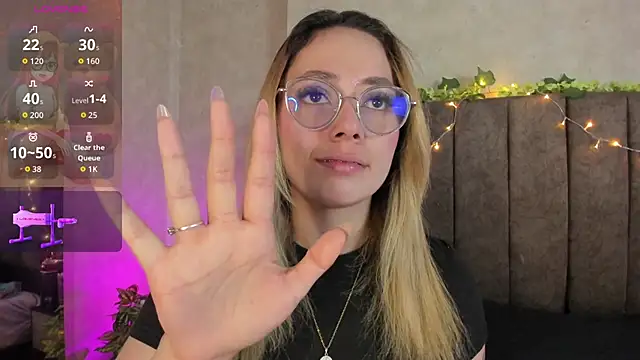 LanaMills  online show from March 3, 5:02 am