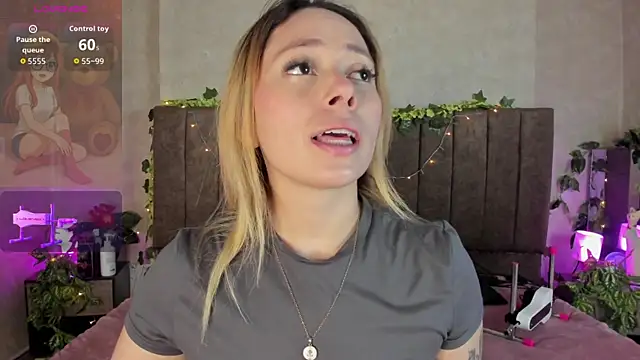 LanaMills  online show from April 13, 5:13 am