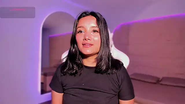 HannahMontgomery online show from December 18, 4:24 pm