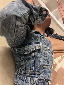 HannahMontgomery online show from February 1, 12:37 pm