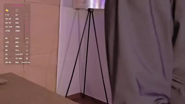 HannahMontgomery online show from April 7, 4:18 pm