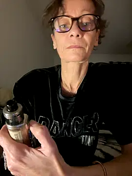 Chris06d22xh online show from November 16, 7:30 pm