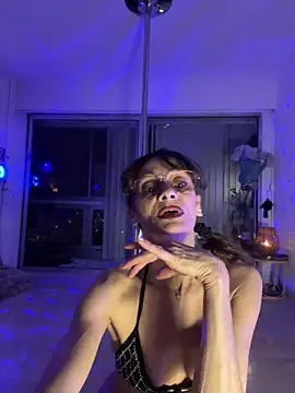 Snapshot of Chris06d22@xh chatting on April 22, 7:37 pm Chris06d22xh online show from April 22, 7:37 pm