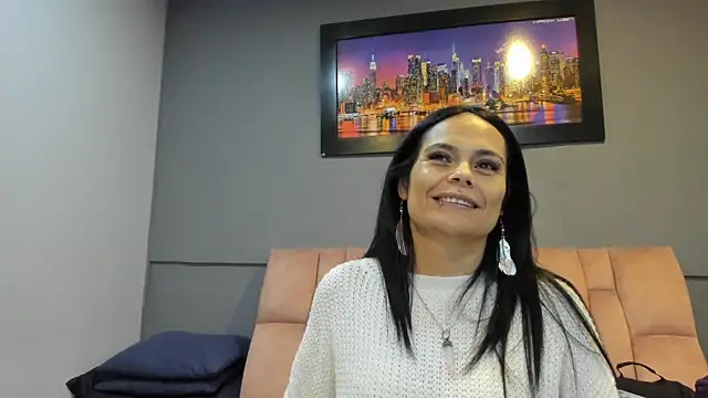Snapshot of CharlotteCottin chatting on July 27, 11:17 am CharlotteCottin online show from July 27, 11:17 am