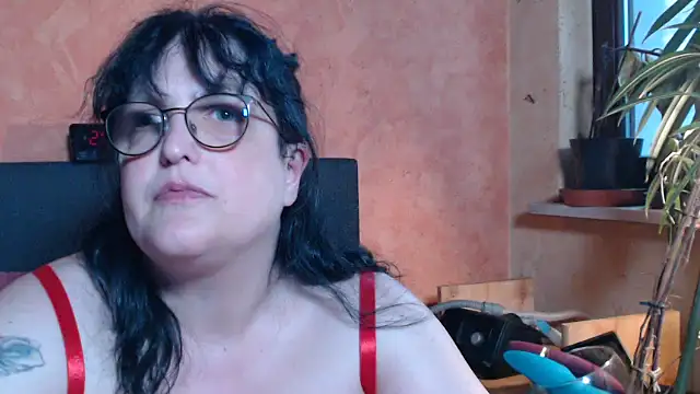 Snapshot of ladyfrombonn chatting on May 15, 6:37 pm ladyfrombonn online show from May 15, 6:37 pm