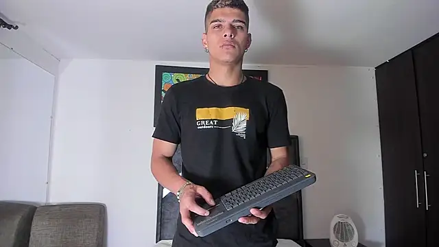 wyatt 3 online show from October 29, 12:18 pm