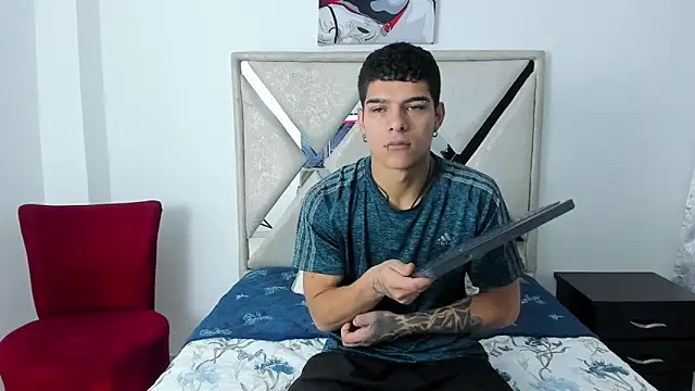 wyatt 3 online show from December 15, 1:37 pm