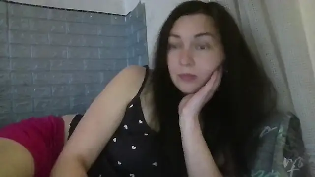 Snapshot of DanaNeon chatting on May 3, 11:27 am DanaNeon online show from May 3, 11:27 am
