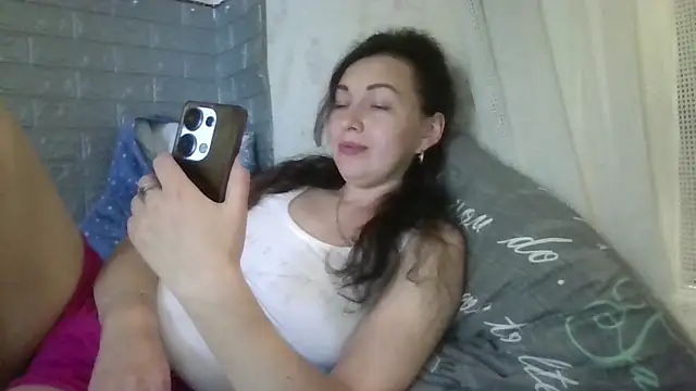 Snapshot of DanaNeon chatting on May 22, 9:59 am DanaNeon online show from May 22, 9:59 am